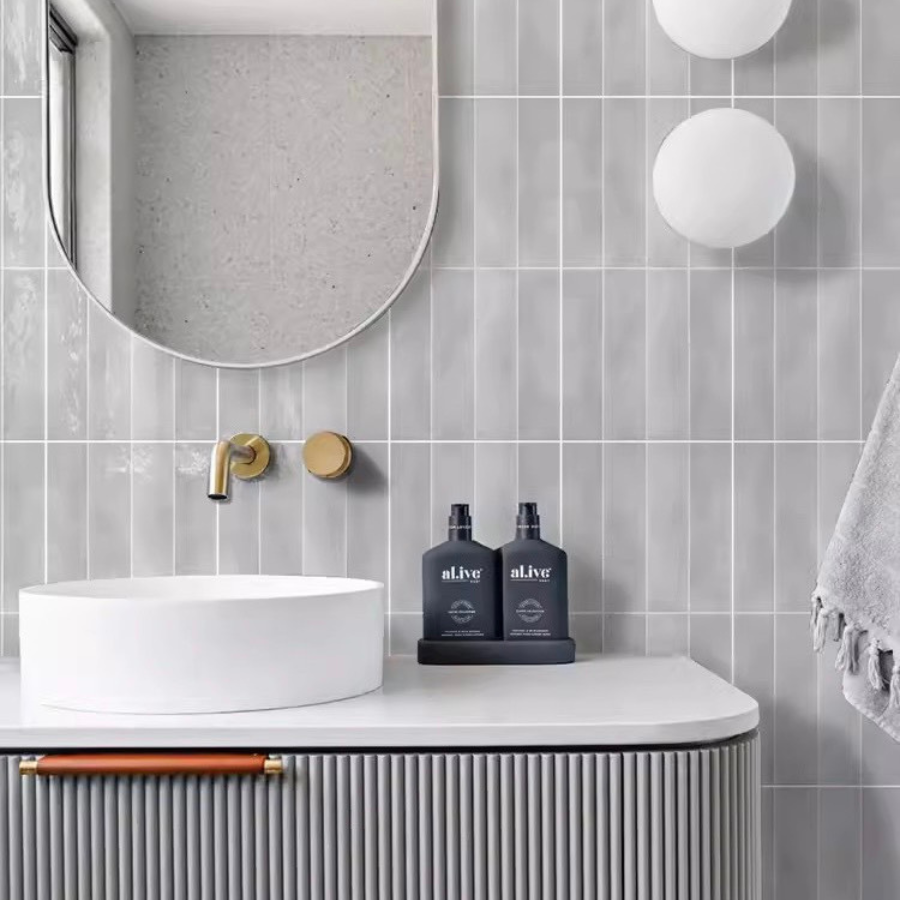 Gạch ốp tường giả thẻ 30x60cm men bóng mã NHC802